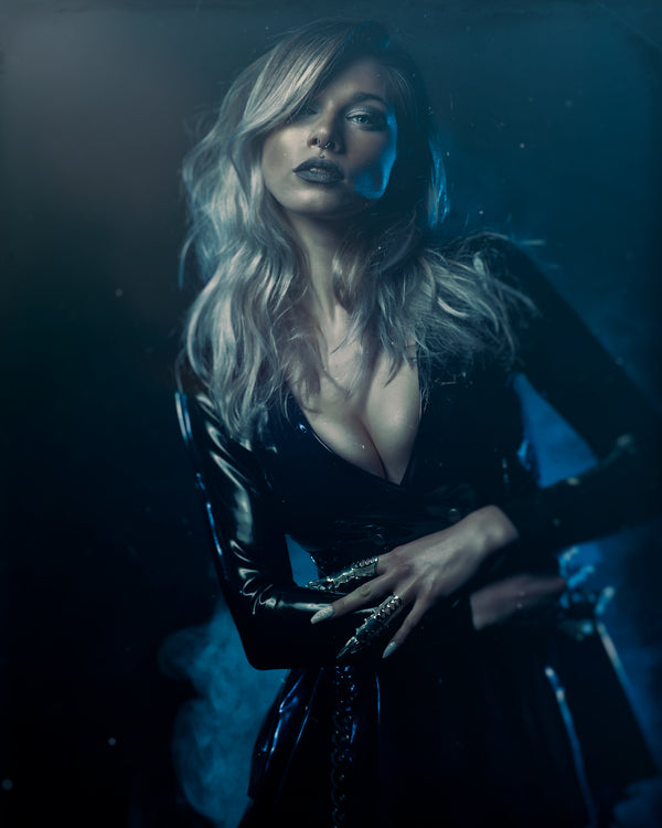 Latex Daniella tail jacket with long sleeves in Black.